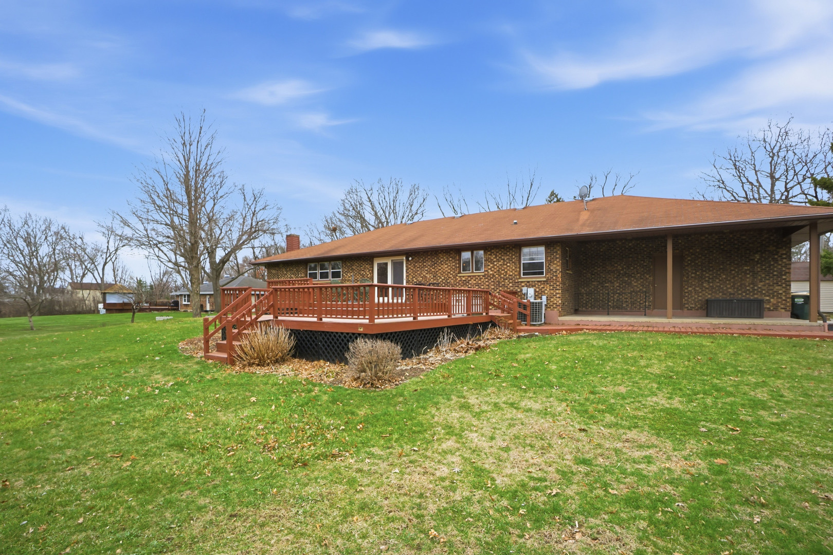 38679 N Pine Grove Avenue, Wadsworth, IL 60083