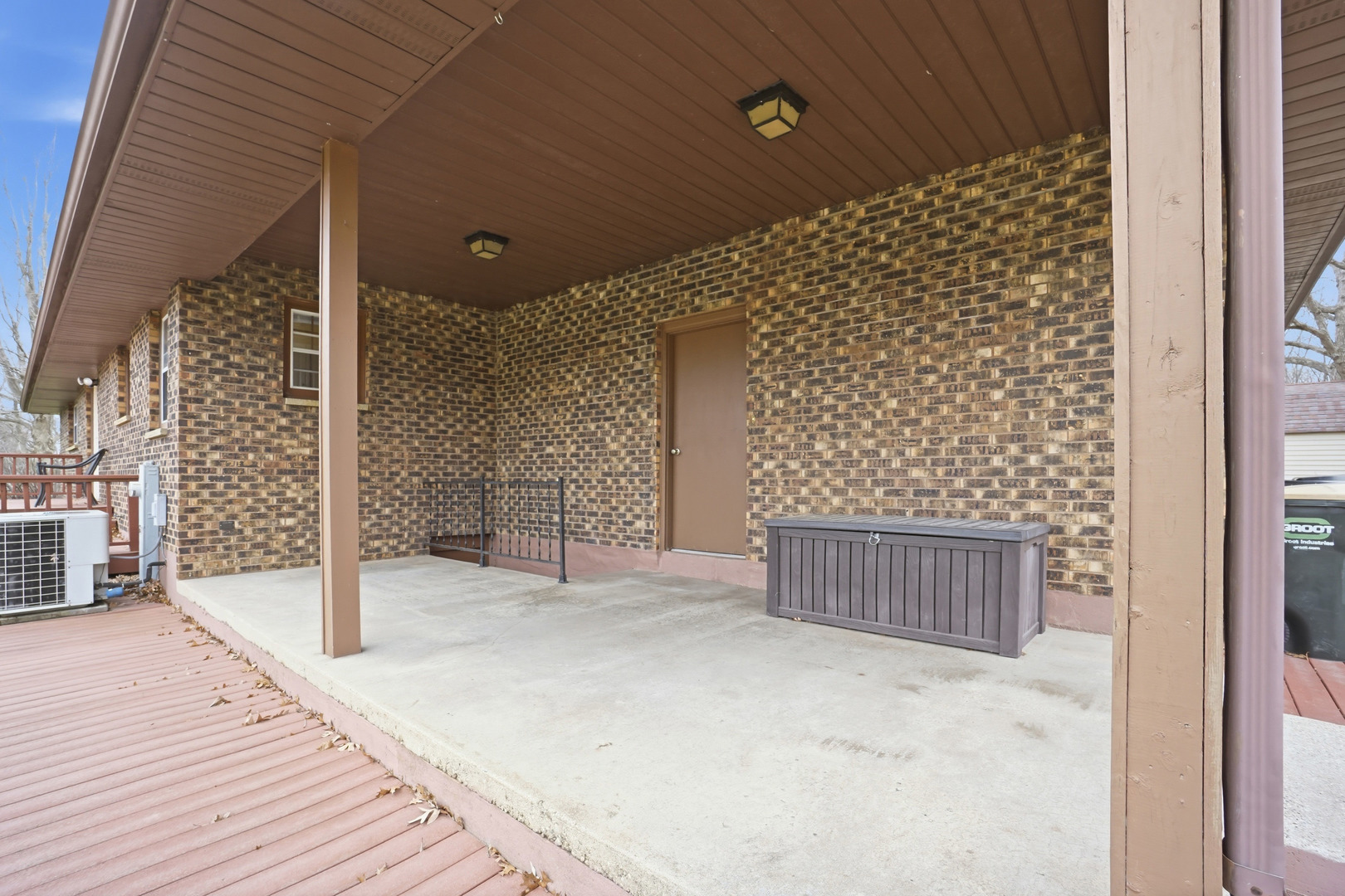 38679 N Pine Grove Avenue, Wadsworth, IL 60083