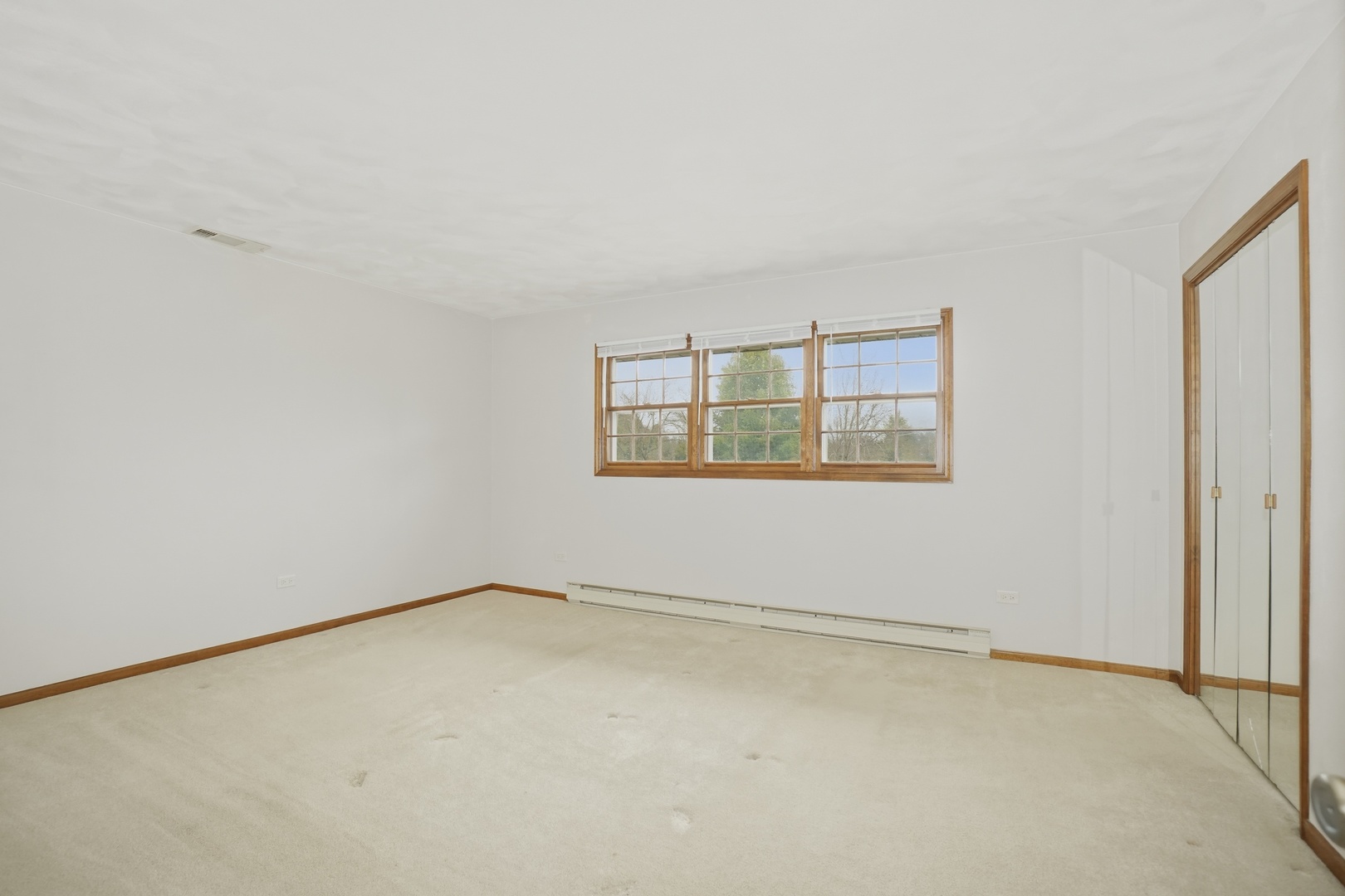 38679 N Pine Grove Avenue, Wadsworth, IL 60083