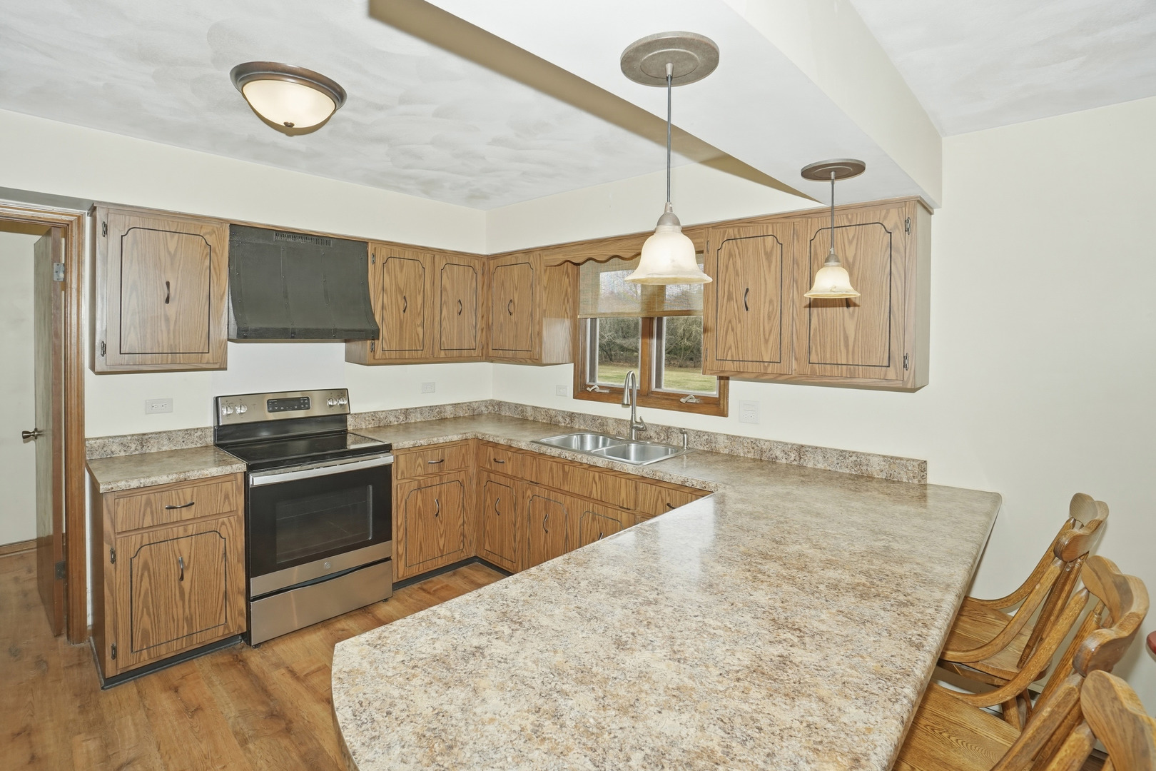 38679 N Pine Grove Avenue, Wadsworth, IL 60083