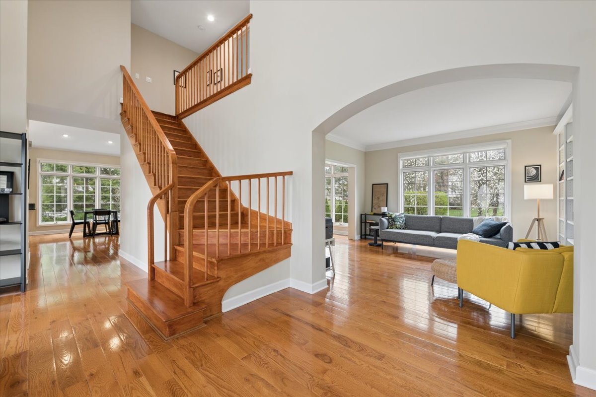 1164 S Hiddenbrook Trail, Palatine, IL 60067