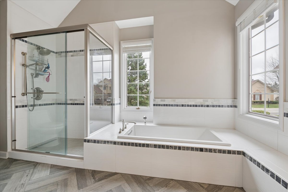 1164 S Hiddenbrook Trail, Palatine, IL 60067