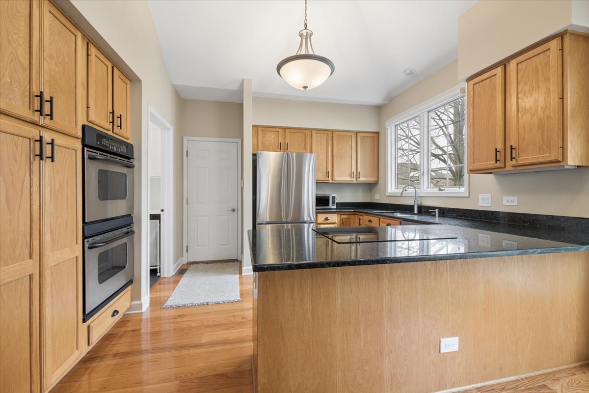 1164 S Hiddenbrook Trail, Palatine, IL 60067