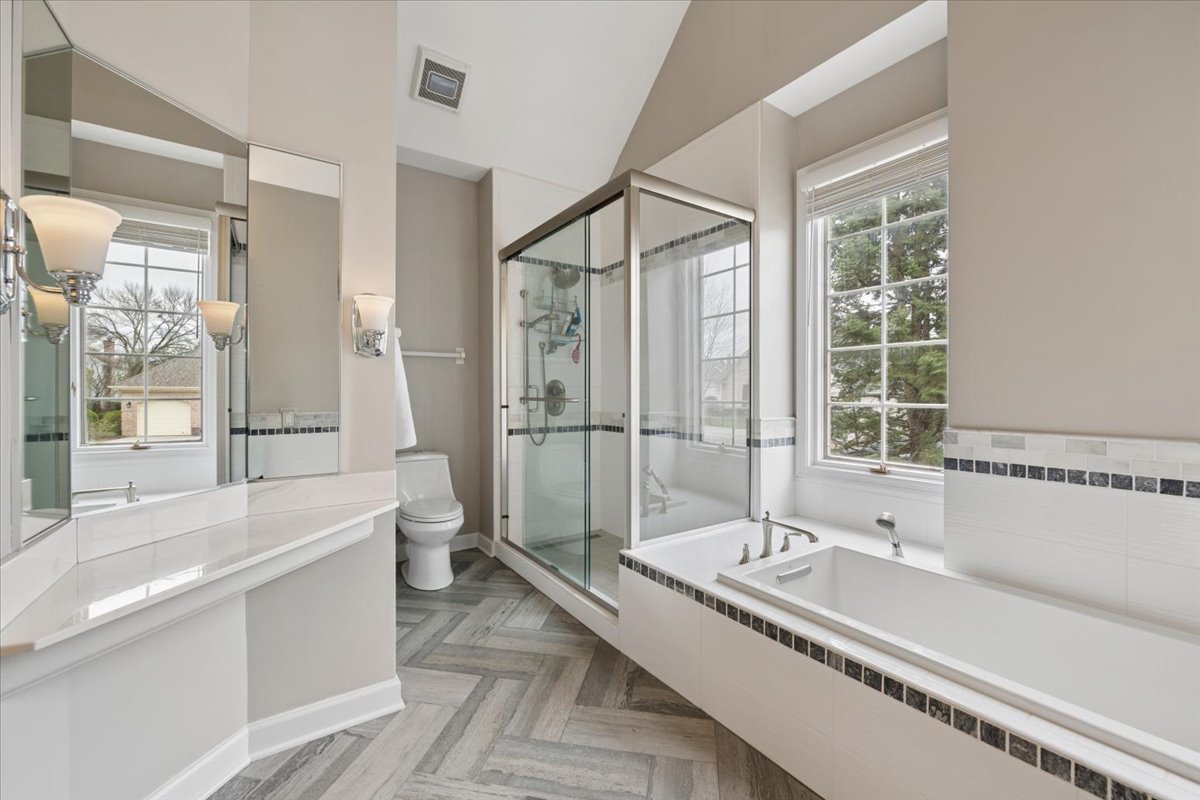 1164 S Hiddenbrook Trail, Palatine, IL 60067