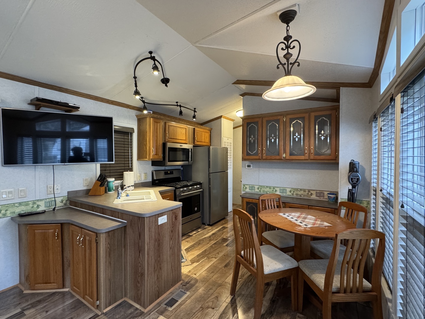 17-185 Woodhaven Lakes, Sublette, IL 61367