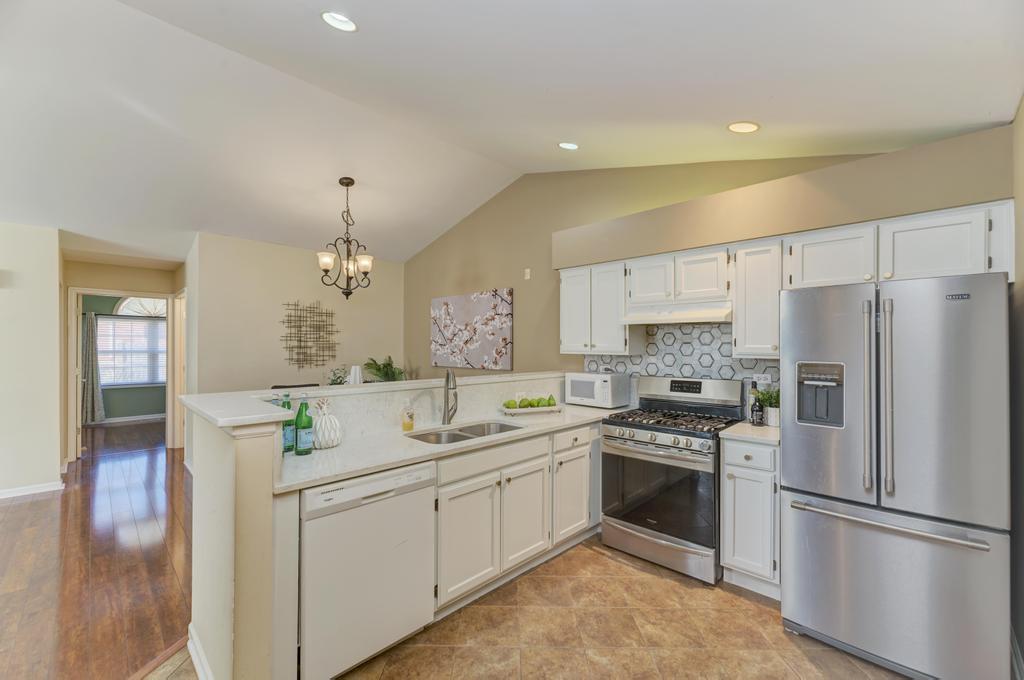 833 HAVENSHIRE Road #833, Naperville, IL 60565