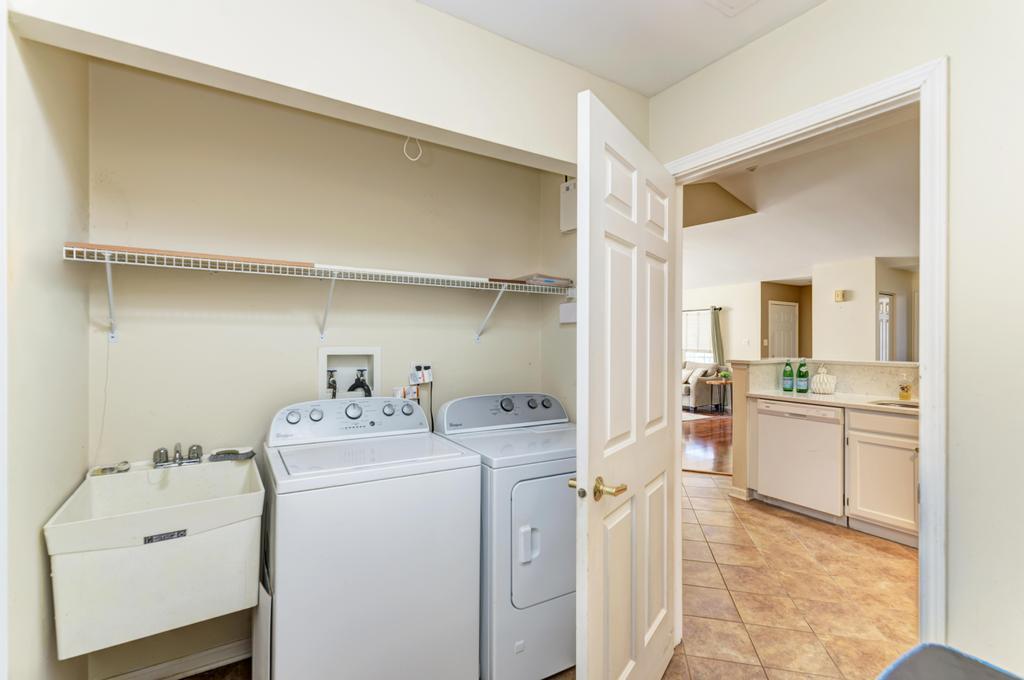 833 HAVENSHIRE Road #833, Naperville, IL 60565