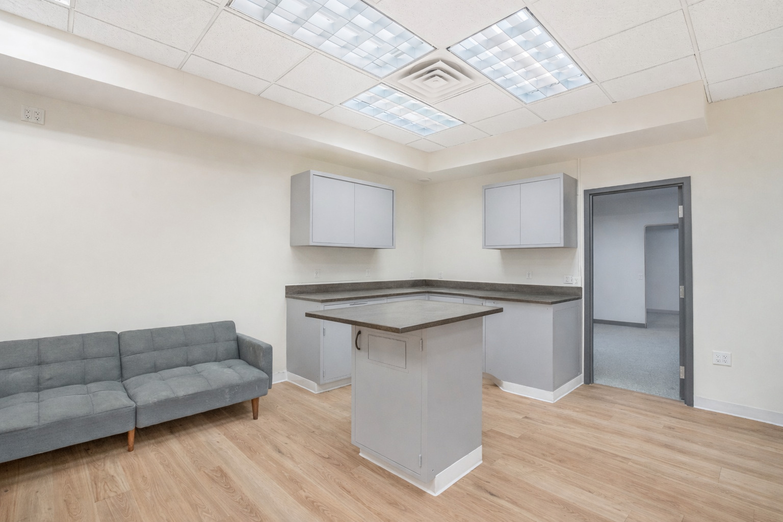 837 Mannheim Road, Bellwood, IL 60104