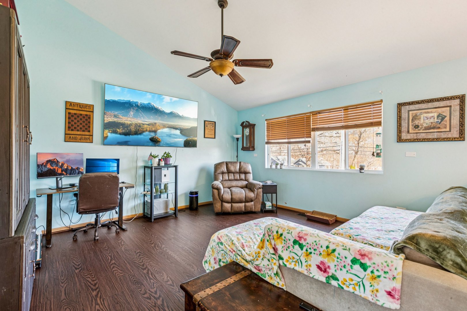 43144 N Lake Avenue, Antioch, IL 60002