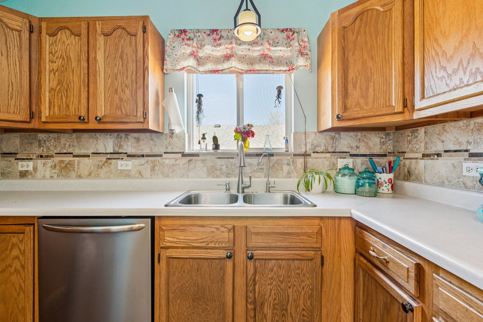 43144 N Lake Avenue, Antioch, IL 60002