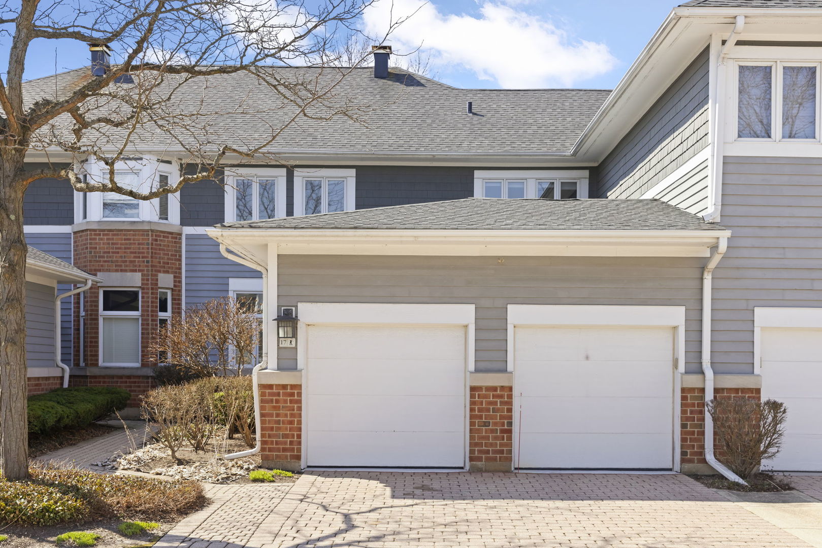 17 Mashie Court, Woodridge, IL 60517