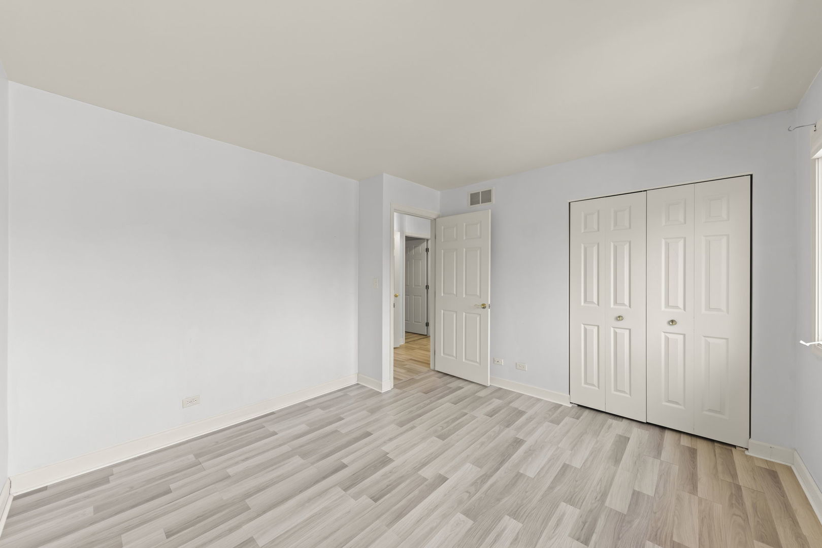 17 Mashie Court, Woodridge, IL 60517