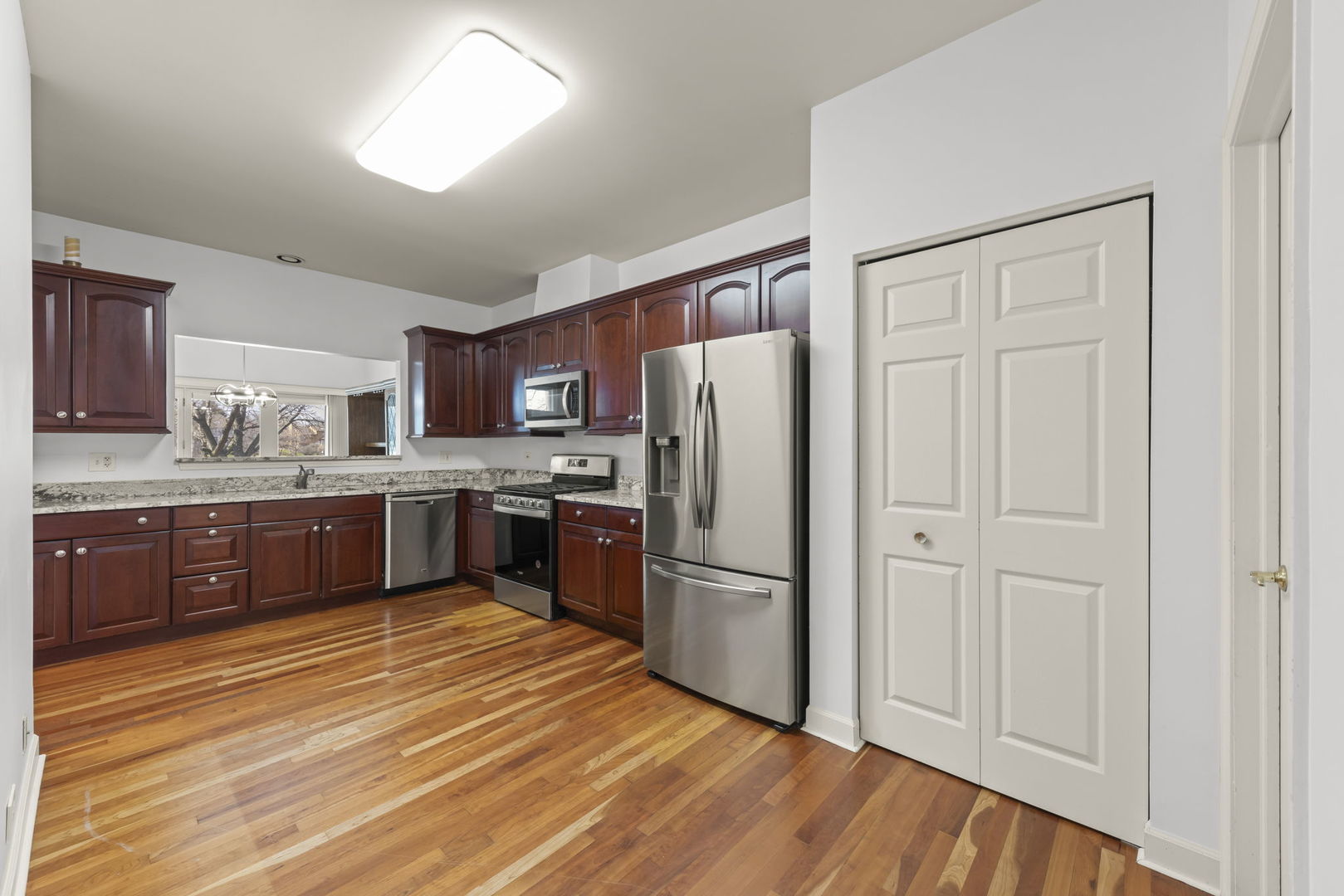 17 Mashie Court, Woodridge, IL 60517