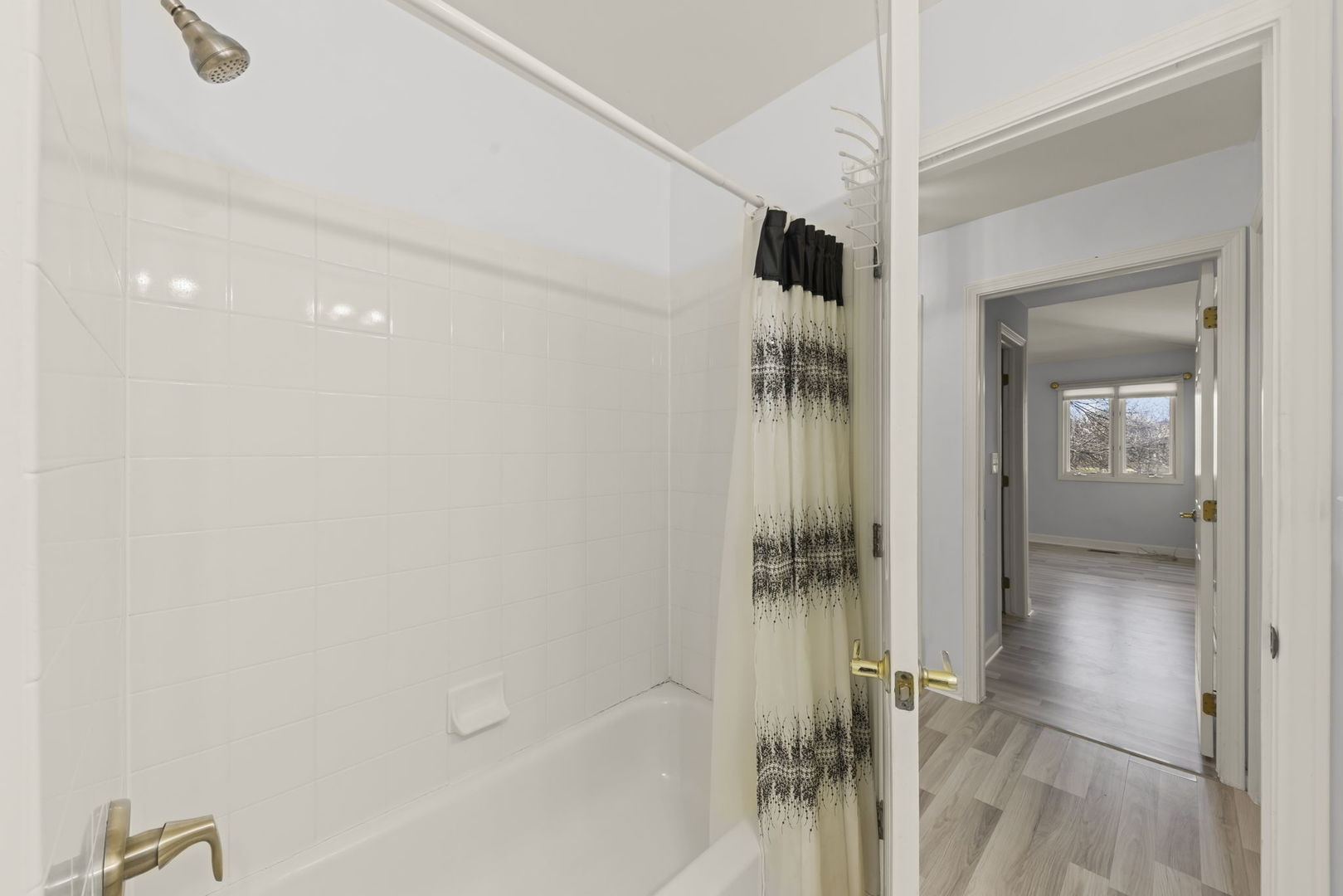 17 Mashie Court, Woodridge, IL 60517