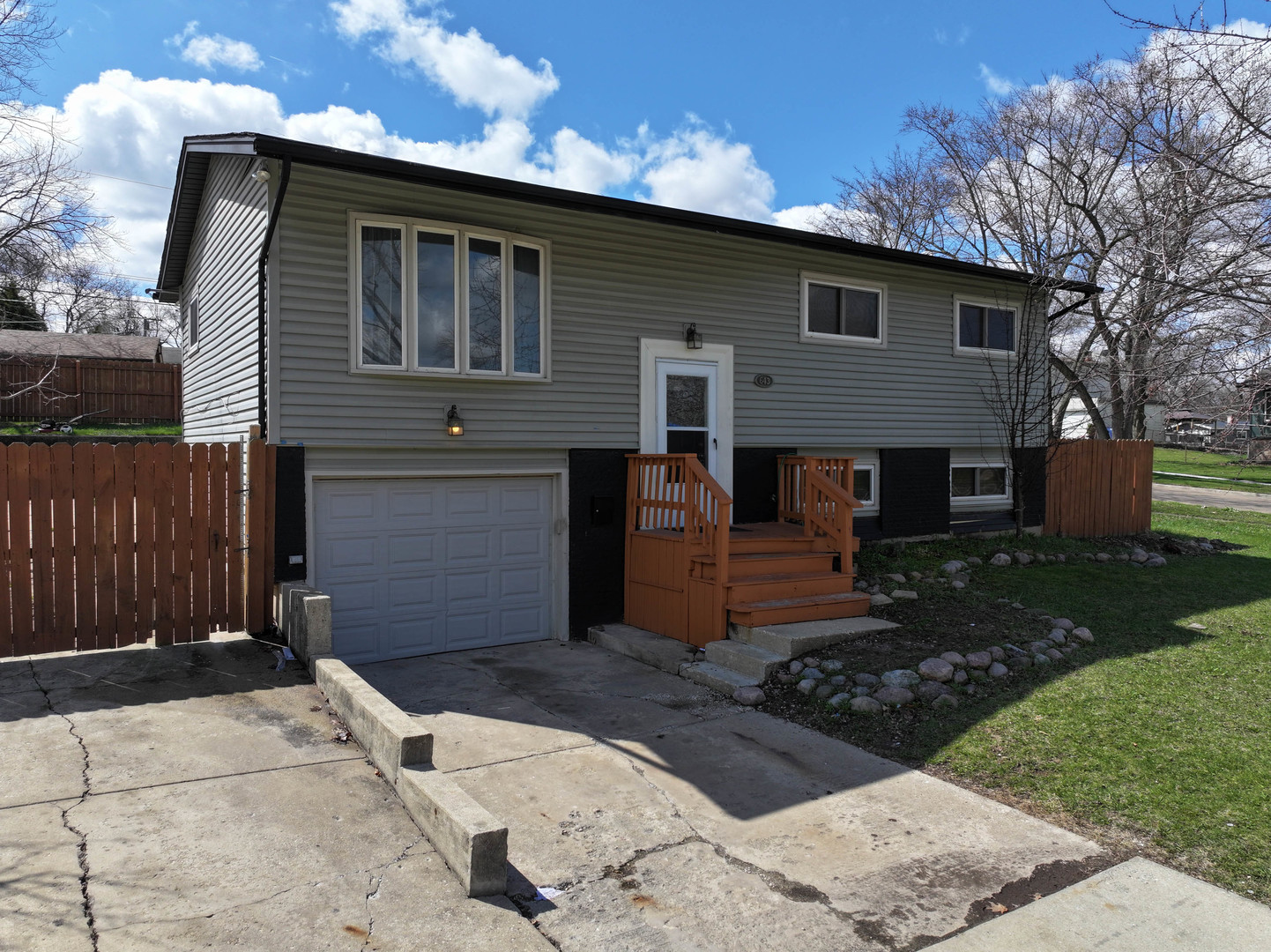 643 Armitage Avenue, Glendale Heights, IL 60139