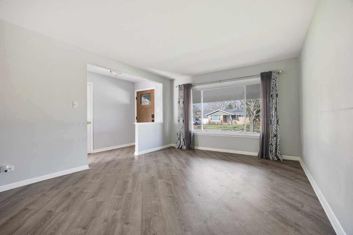 1241 Aspen Lane, Elk Grove Village, IL 60007