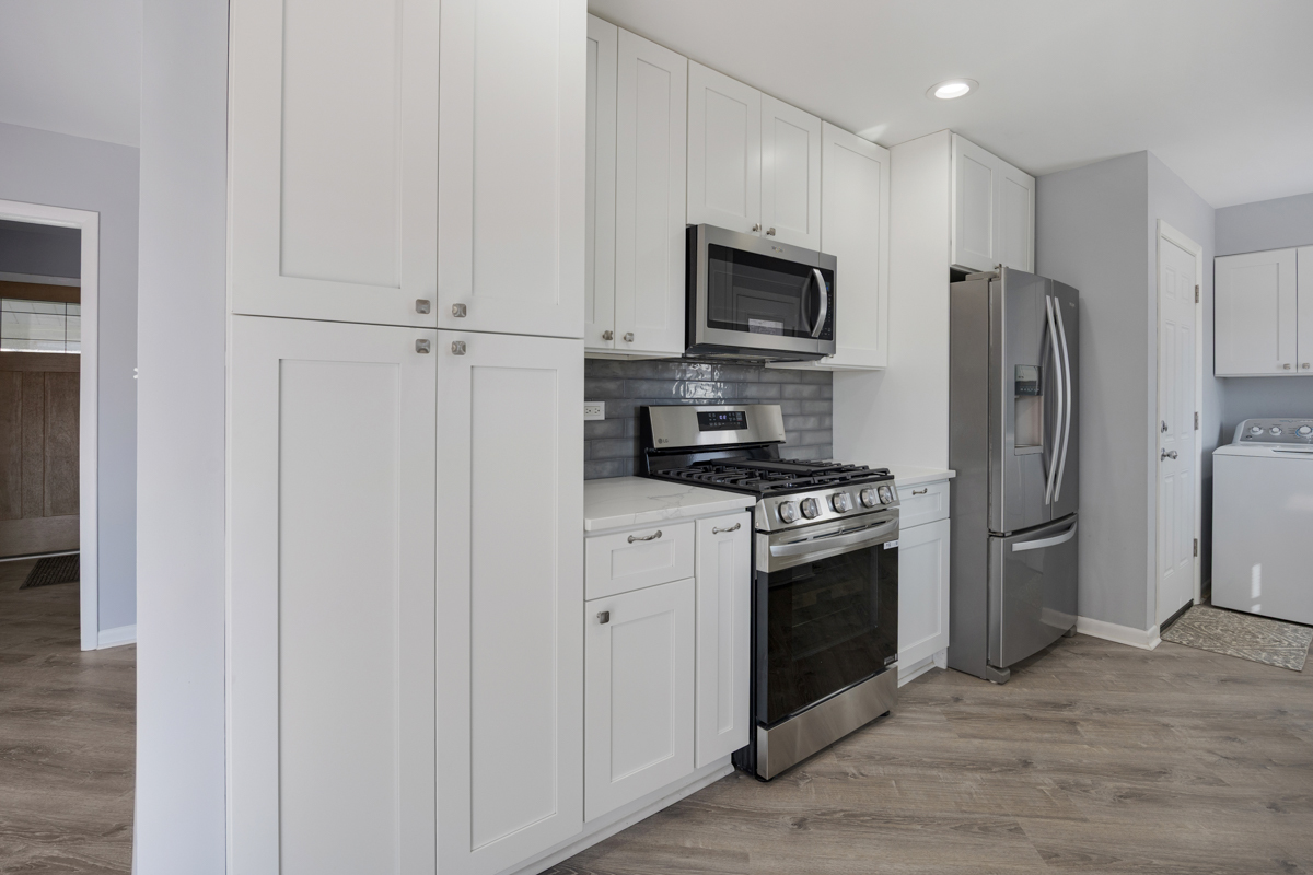 1241 Aspen Lane, Elk Grove Village, IL 60007