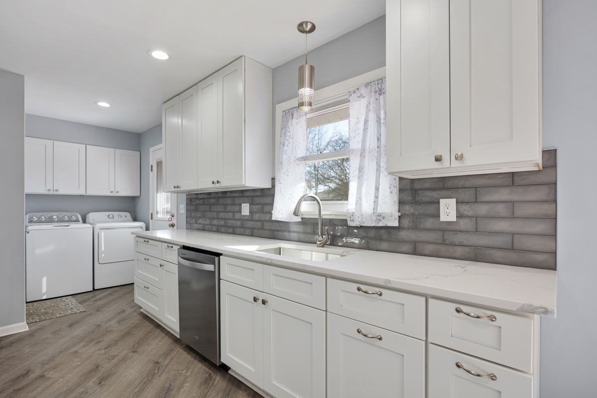 1241 Aspen Lane, Elk Grove Village, IL 60007