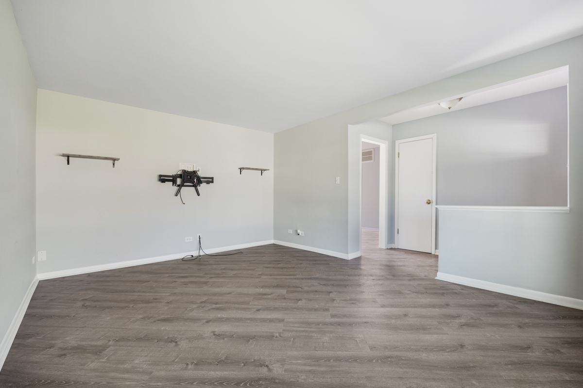 1241 Aspen Lane, Elk Grove Village, IL 60007