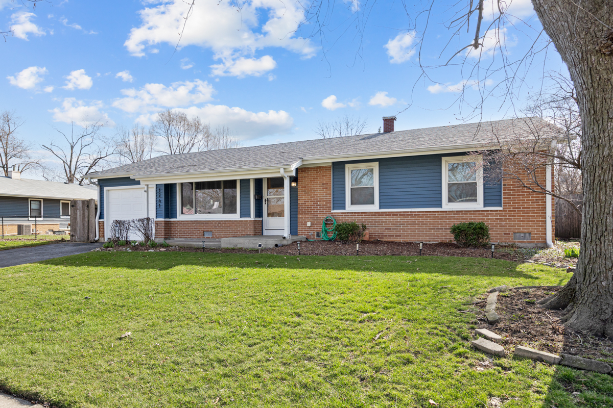 1241 Aspen Lane, Elk Grove Village, IL 60007