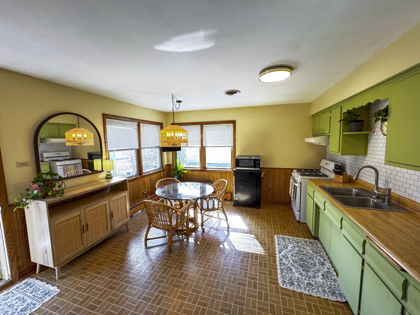 10824 Laporte Avenue, Oak Lawn, IL 60453