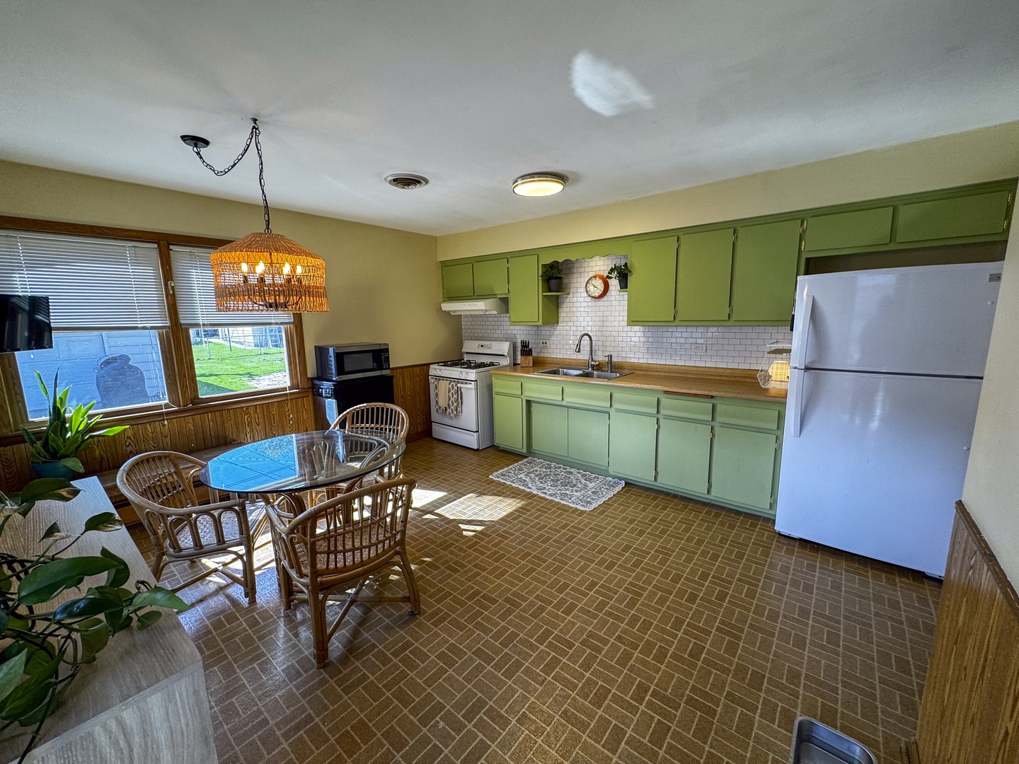 10824 Laporte Avenue, Oak Lawn, IL 60453