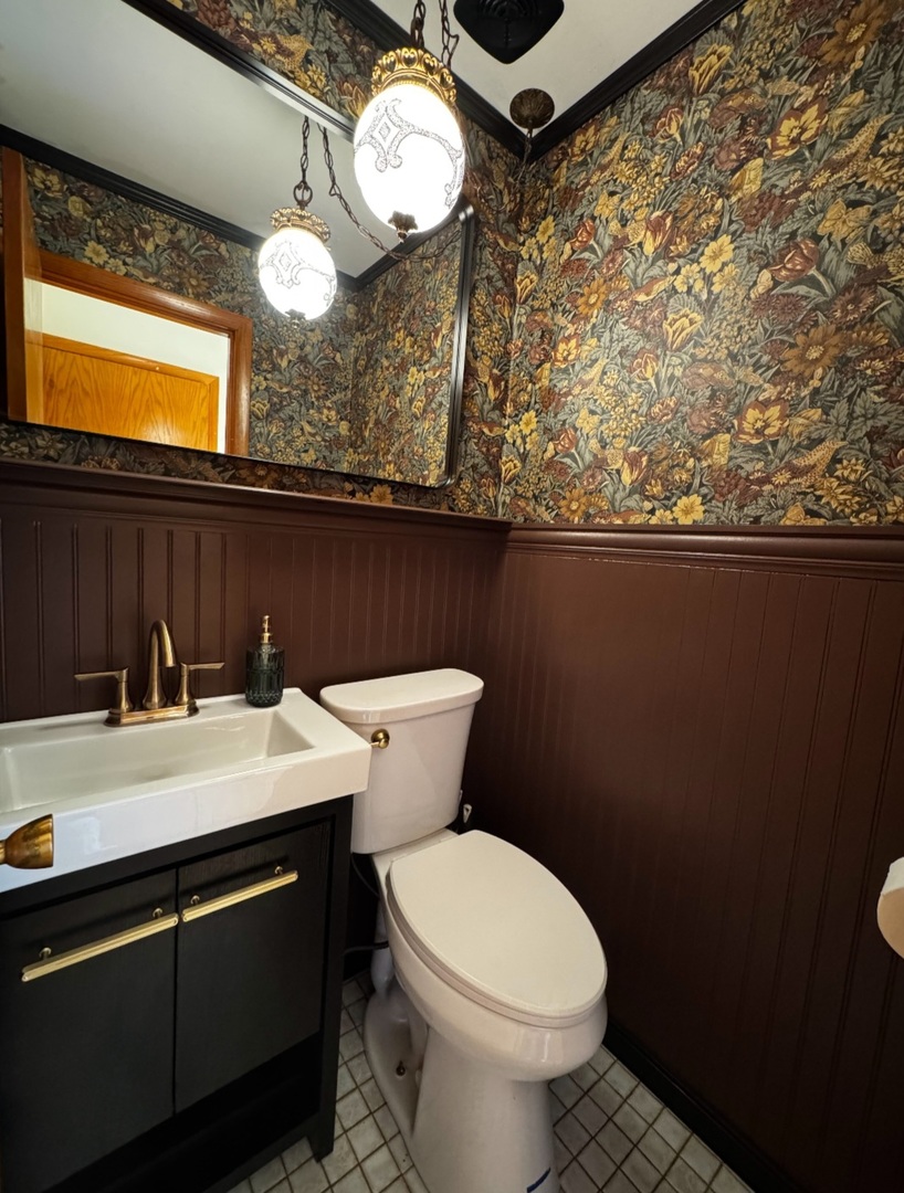 10824 Laporte Avenue, Oak Lawn, IL 60453