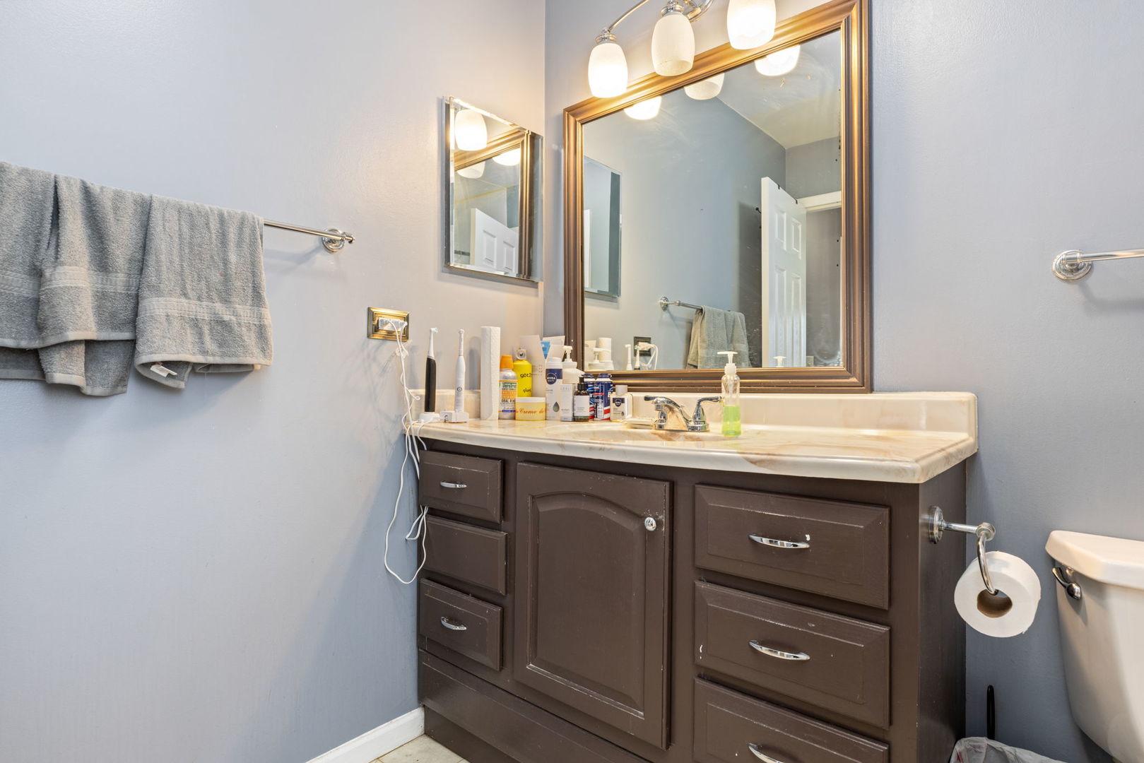 1055 HAMPTON HARBOR Harbor #1055, Schaumburg, IL 60193