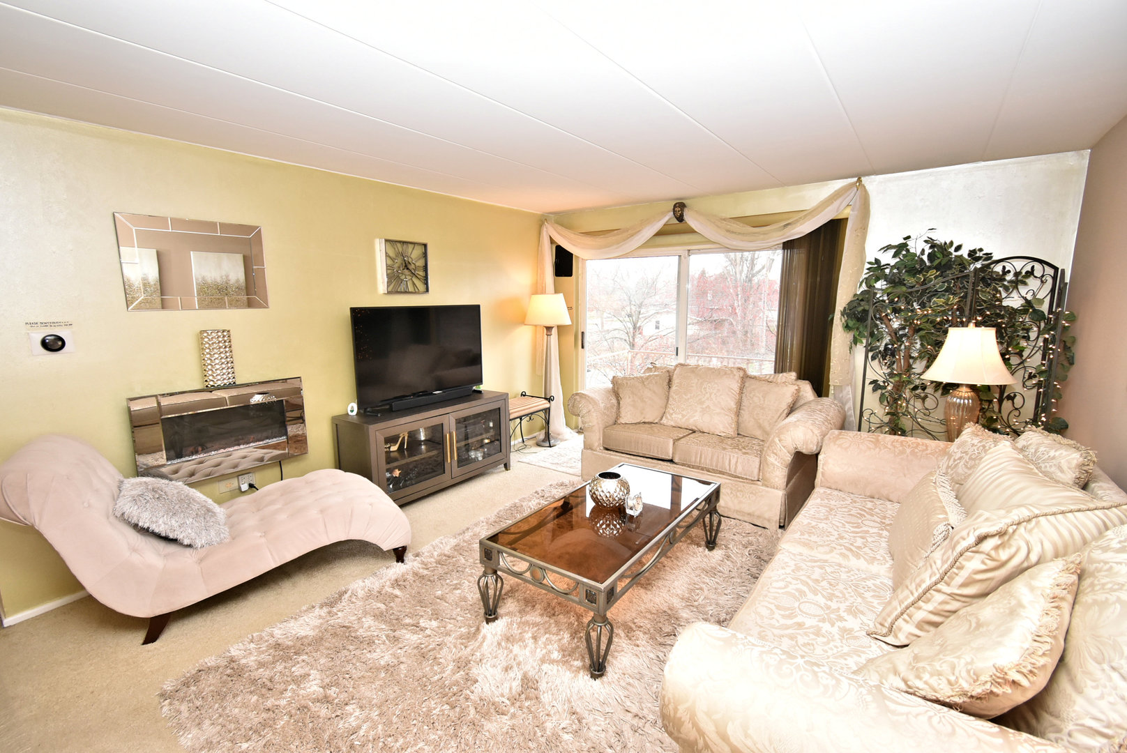 18855 Burnham Avenue #234, Lansing, IL 60438