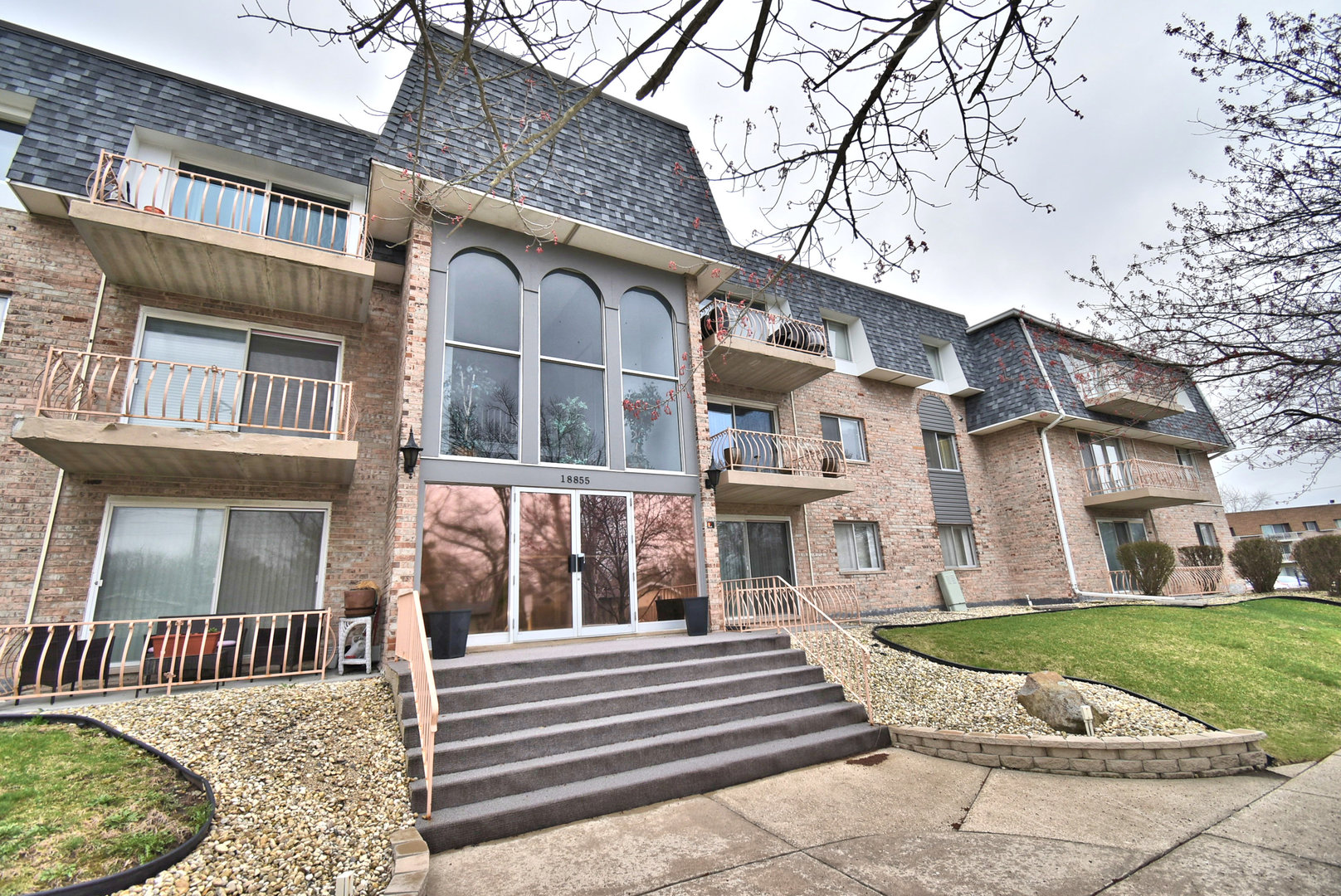 18855 Burnham Avenue #234, Lansing, IL 60438