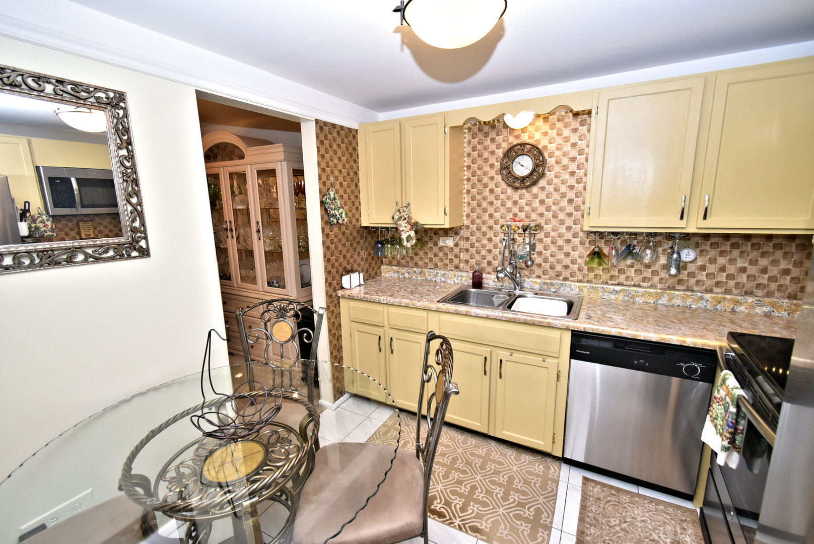 18855 Burnham Avenue #234, Lansing, IL 60438