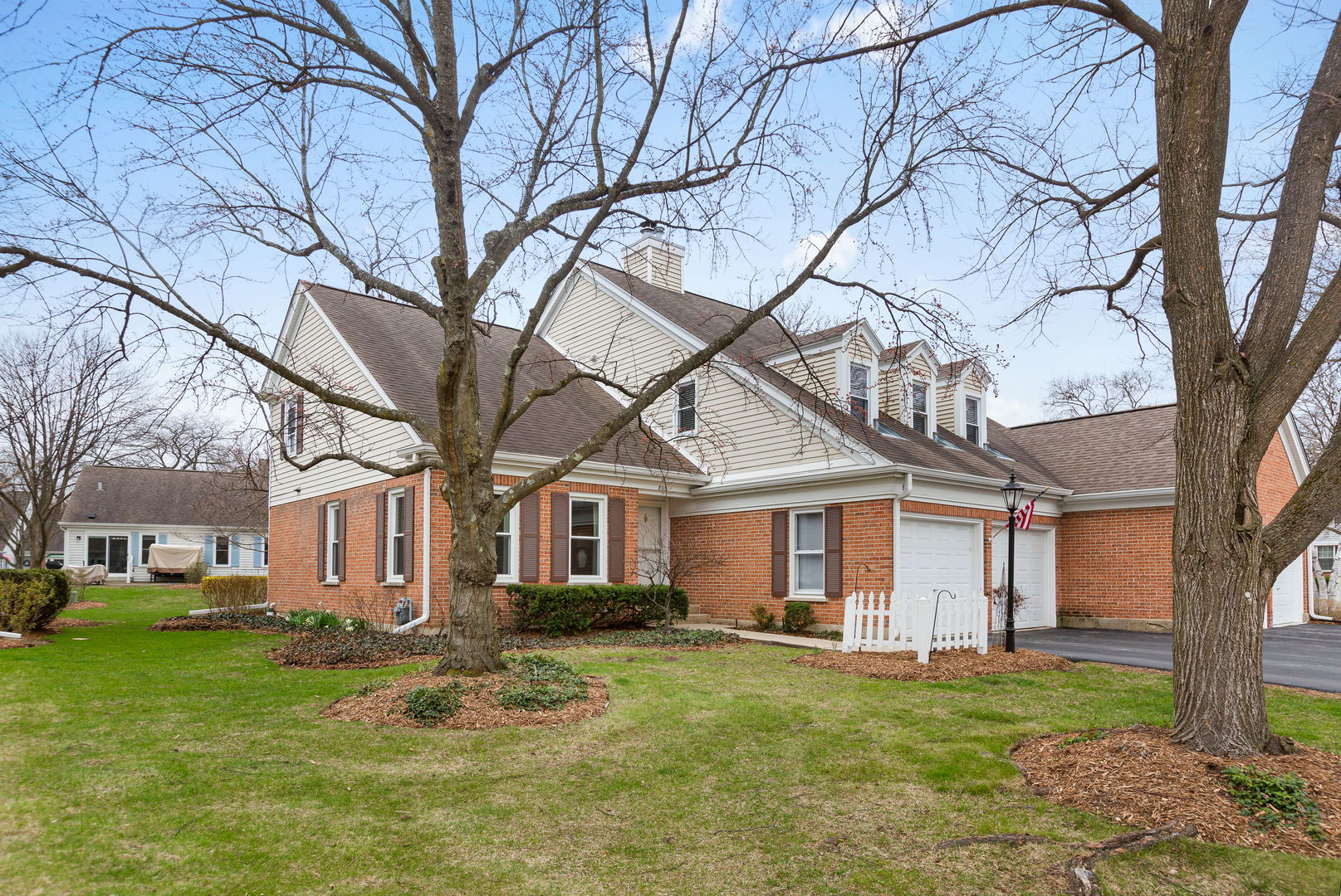 803 Willow Hills Lane, Prospect Heights, IL 60070