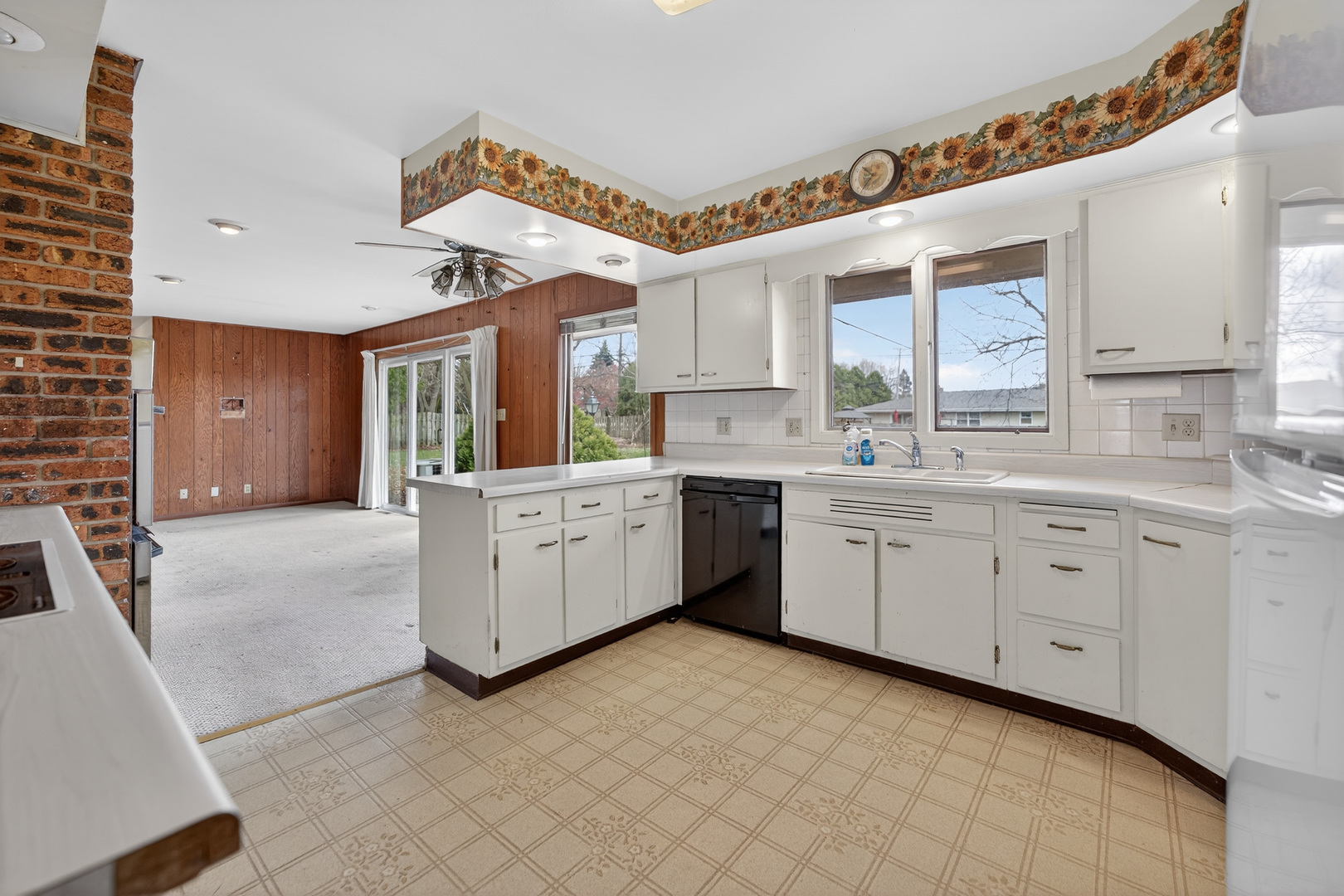 103 Stoney Creek Road, DeKalb, IL 60115