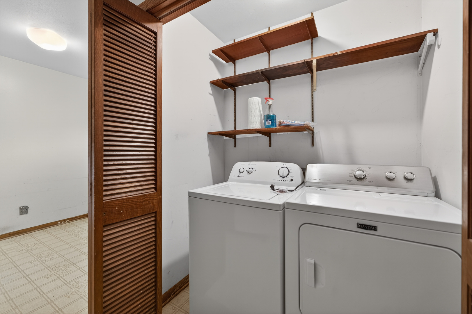 103 Stoney Creek Road, DeKalb, IL 60115