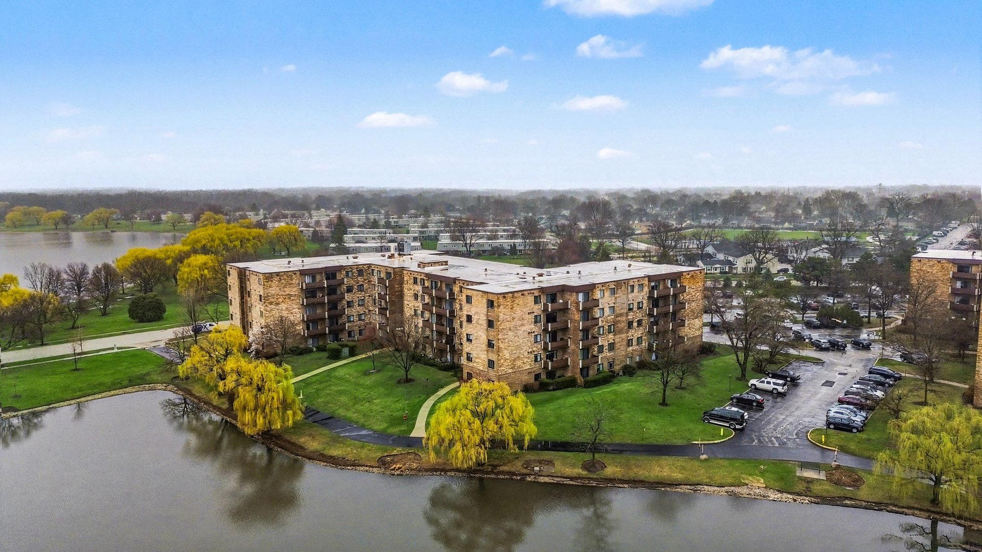 700 Wellington Avenue #504, Elk Grove Village, IL 60007