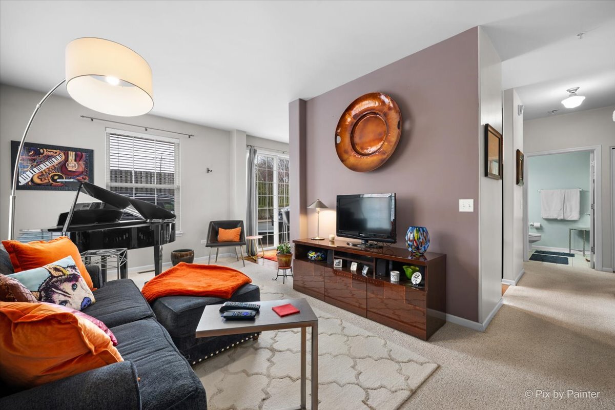 430 Commons Circle #430, Clarendon Hills, IL 60514