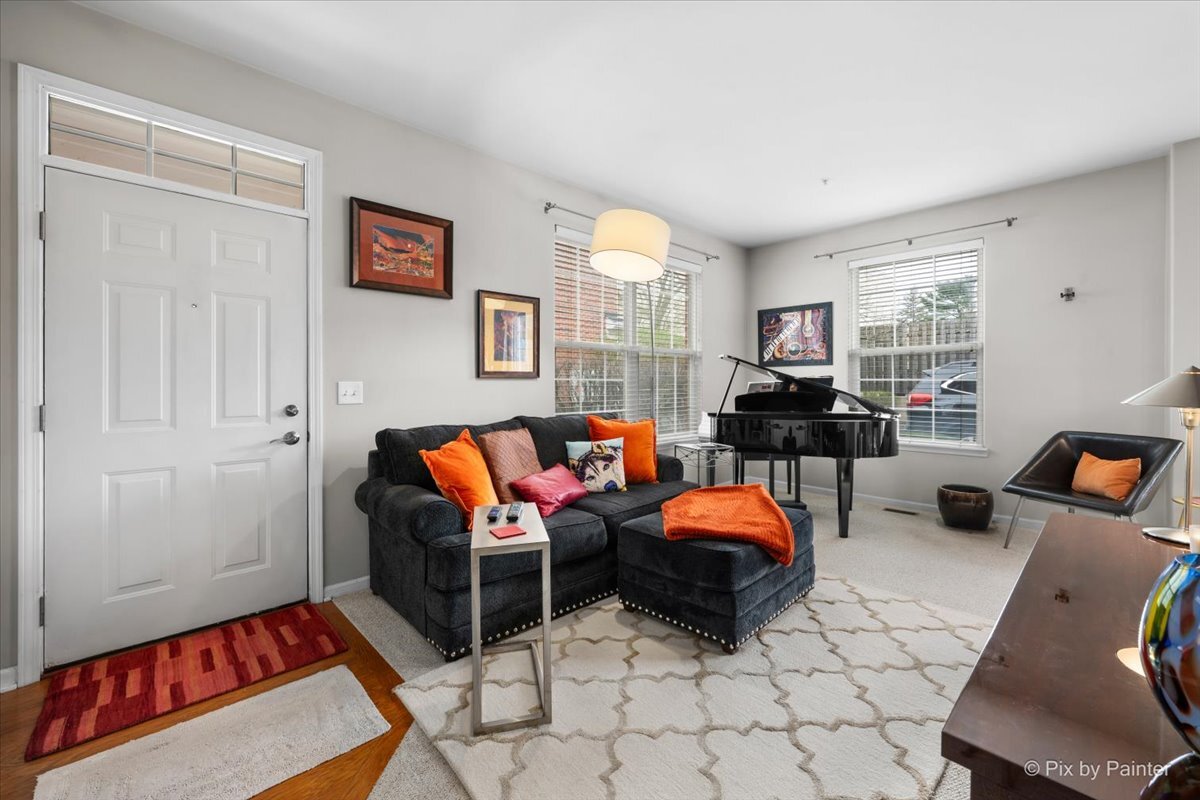 430 Commons Circle #430, Clarendon Hills, IL 60514