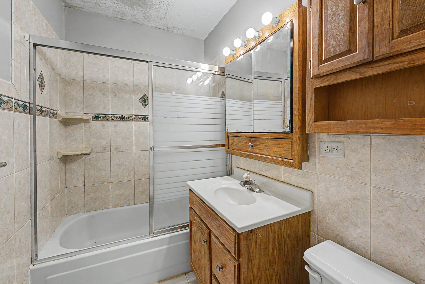 1003 Spruce Street #3B, Glendale Heights, IL 60139