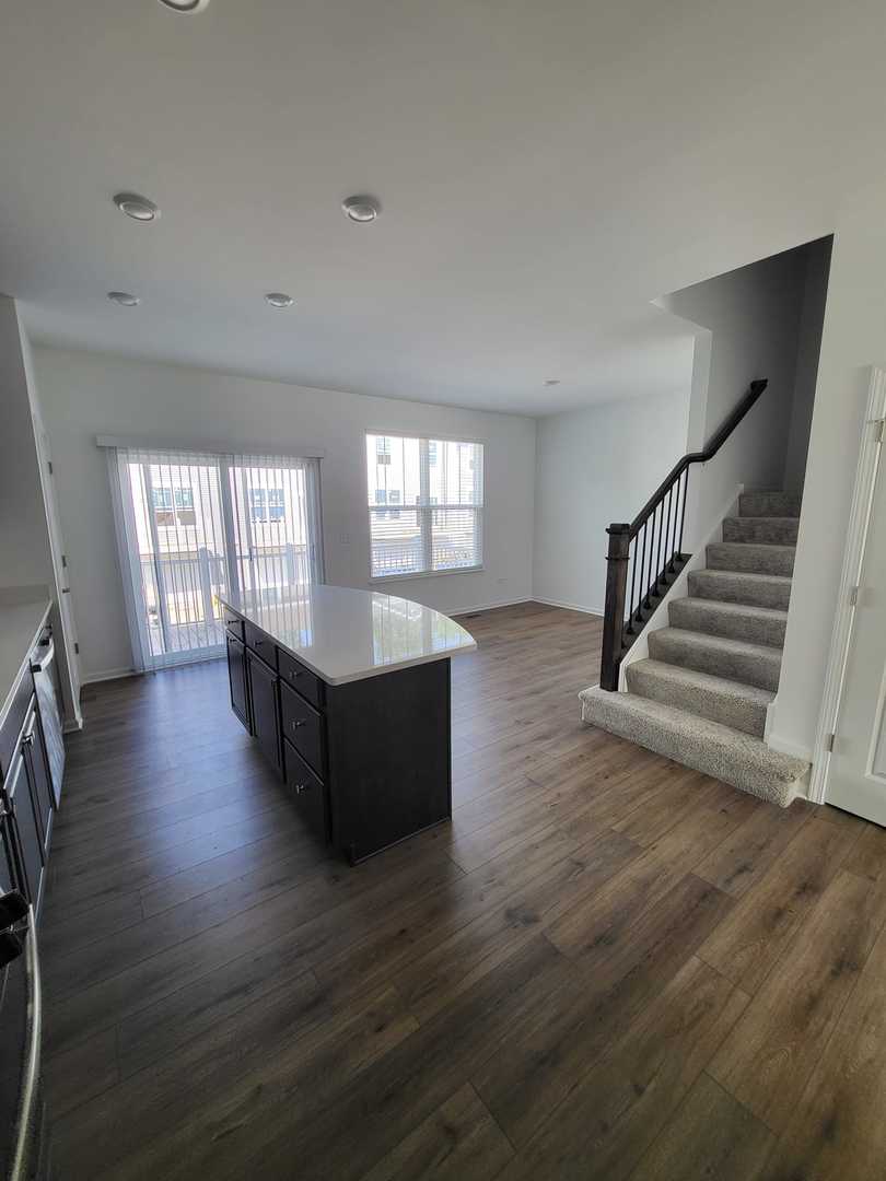 588 Wolverine Drive, Aurora, IL 60502