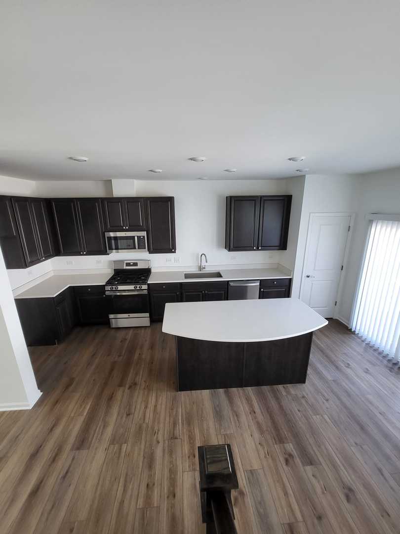 588 Wolverine Drive, Aurora, IL 60502