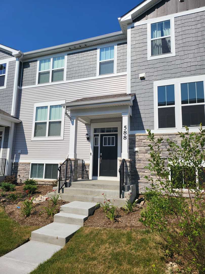 588 Wolverine Drive, Aurora, IL 60502