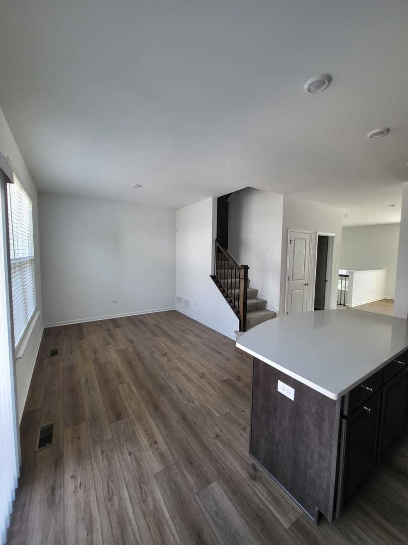 588 Wolverine Drive, Aurora, IL 60502