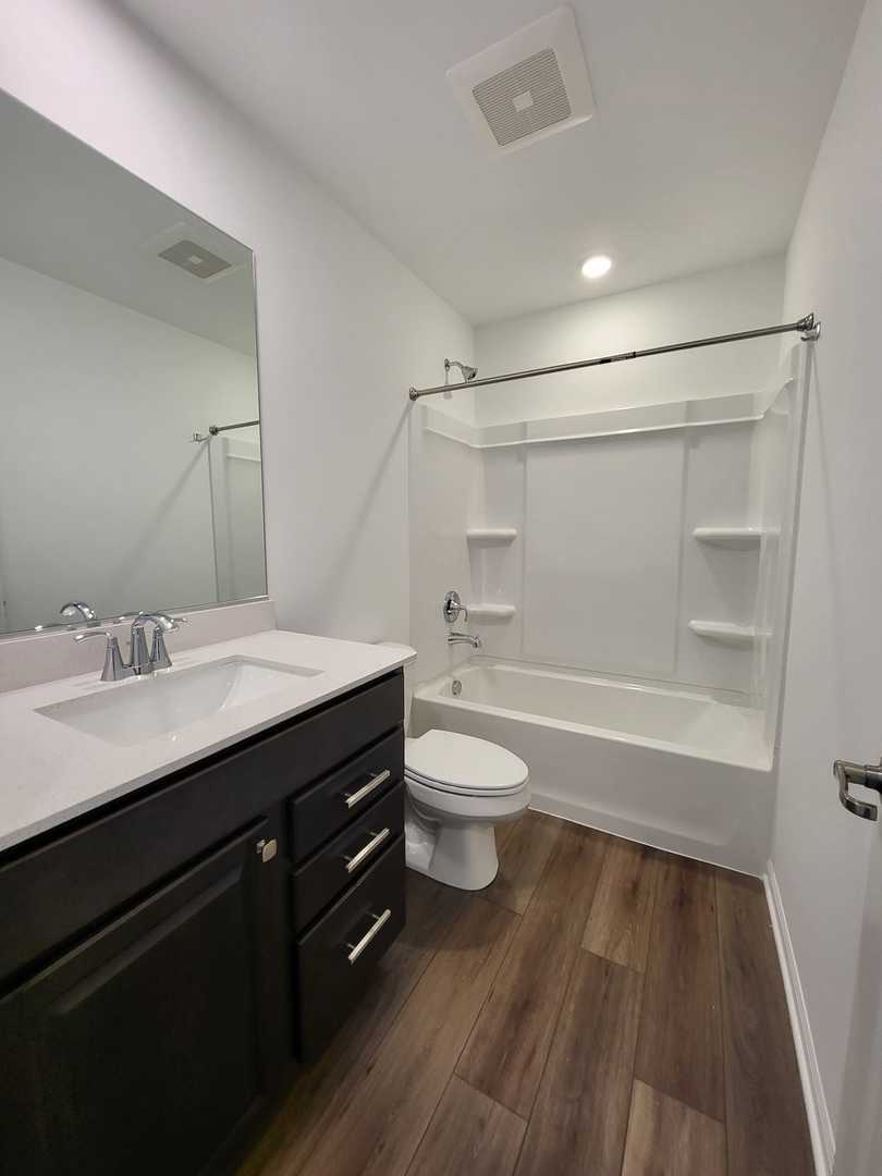 588 Wolverine Drive, Aurora, IL 60502