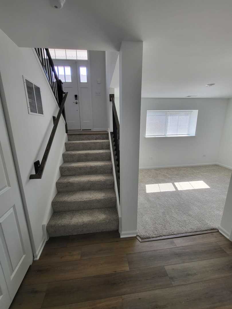 588 Wolverine Drive, Aurora, IL 60502