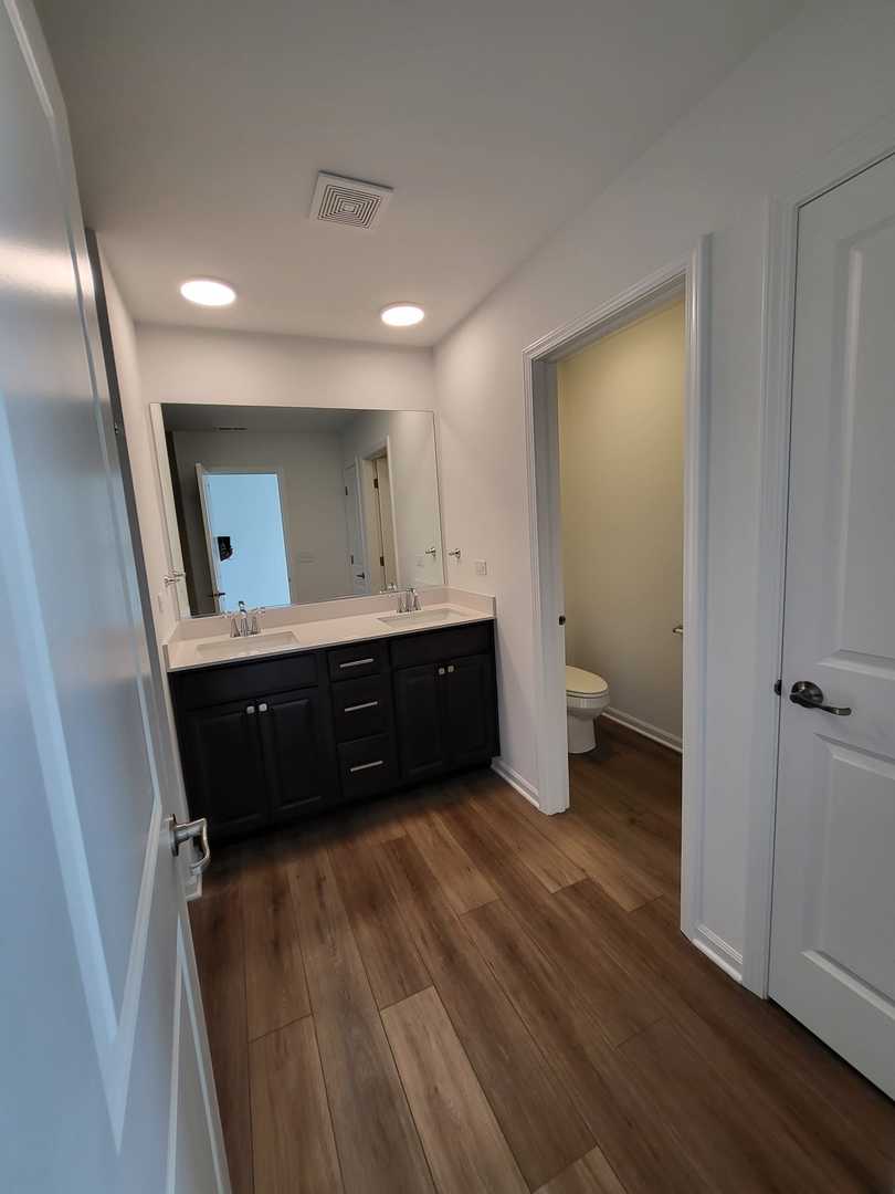 588 Wolverine Drive, Aurora, IL 60502