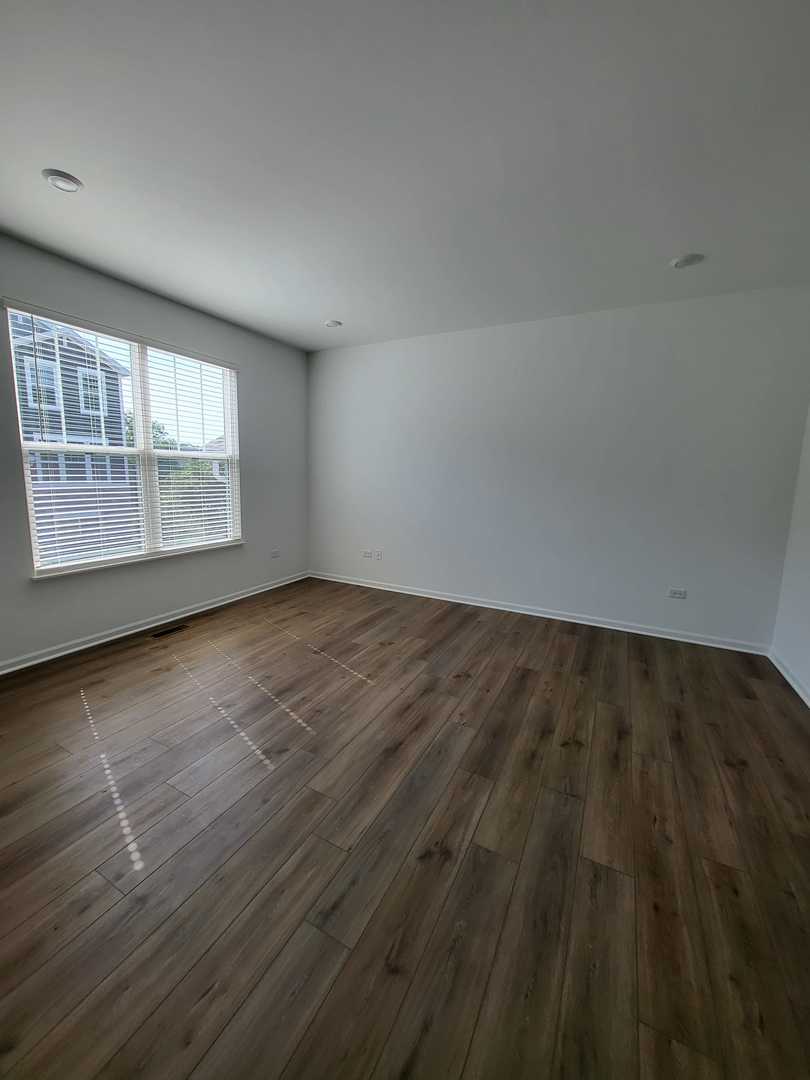 588 Wolverine Drive, Aurora, IL 60502