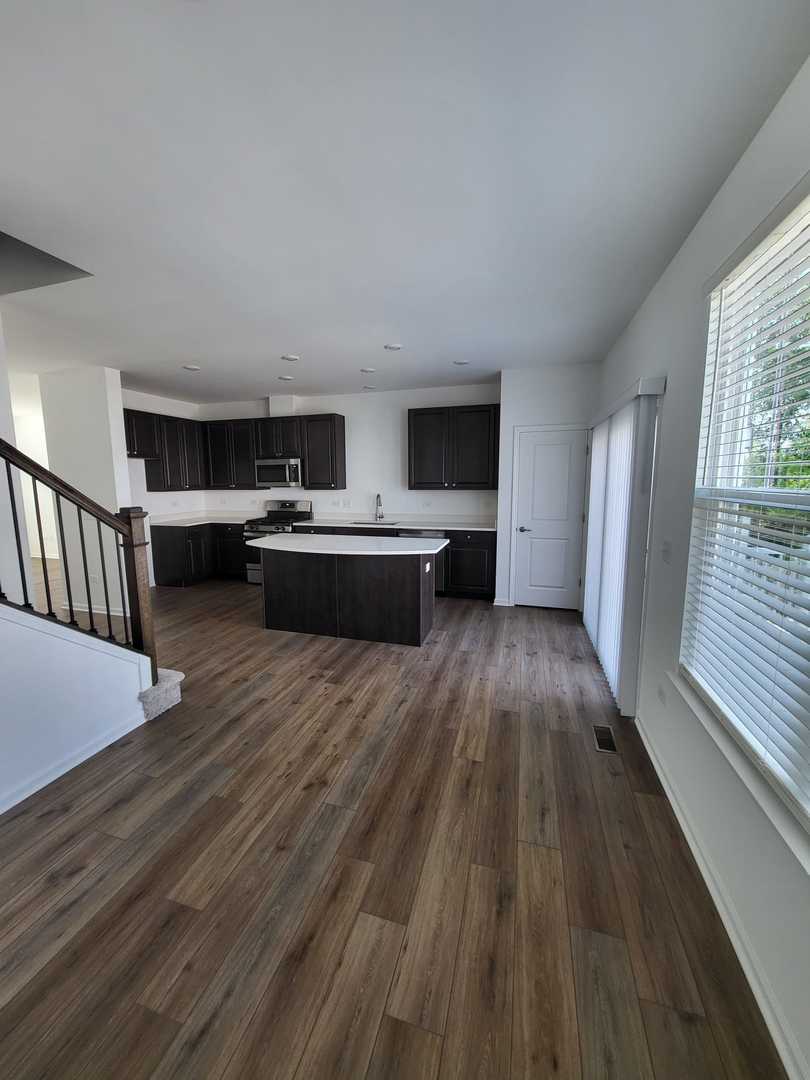 588 Wolverine Drive, Aurora, IL 60502