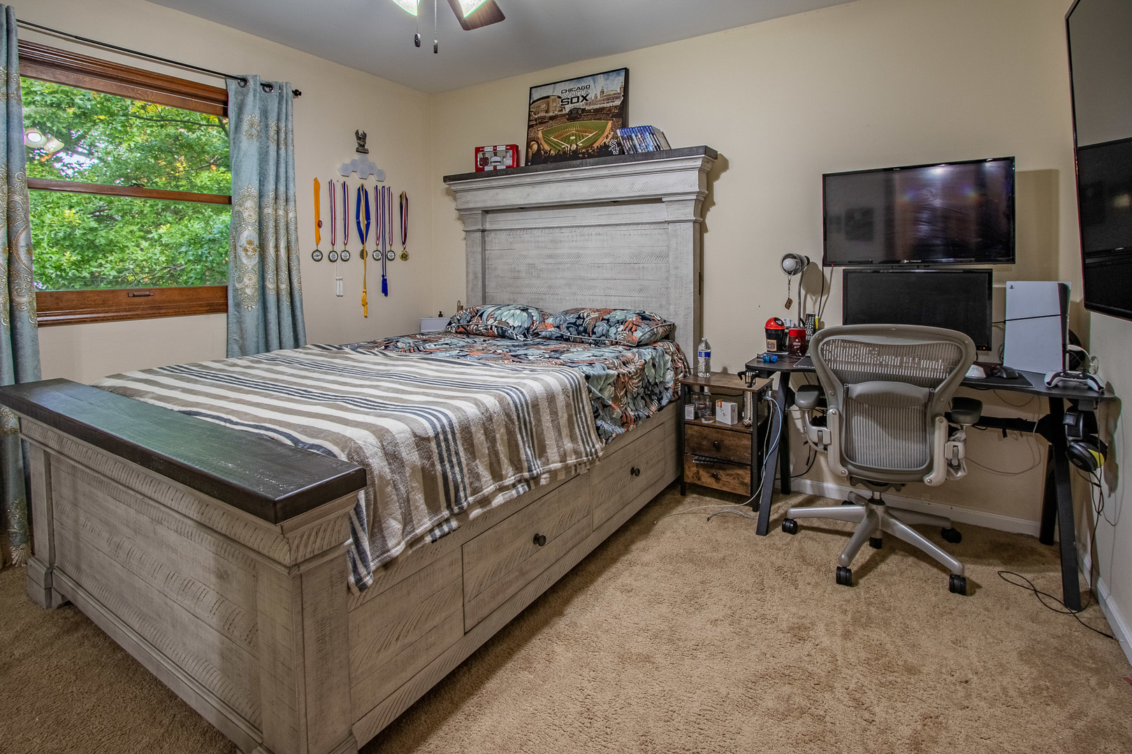 1201 Pinetree Lane, Bartlett, IL 60103