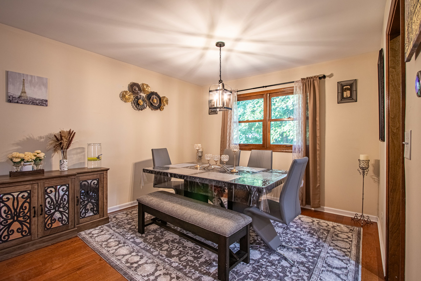 1201 Pinetree Lane, Bartlett, IL 60103