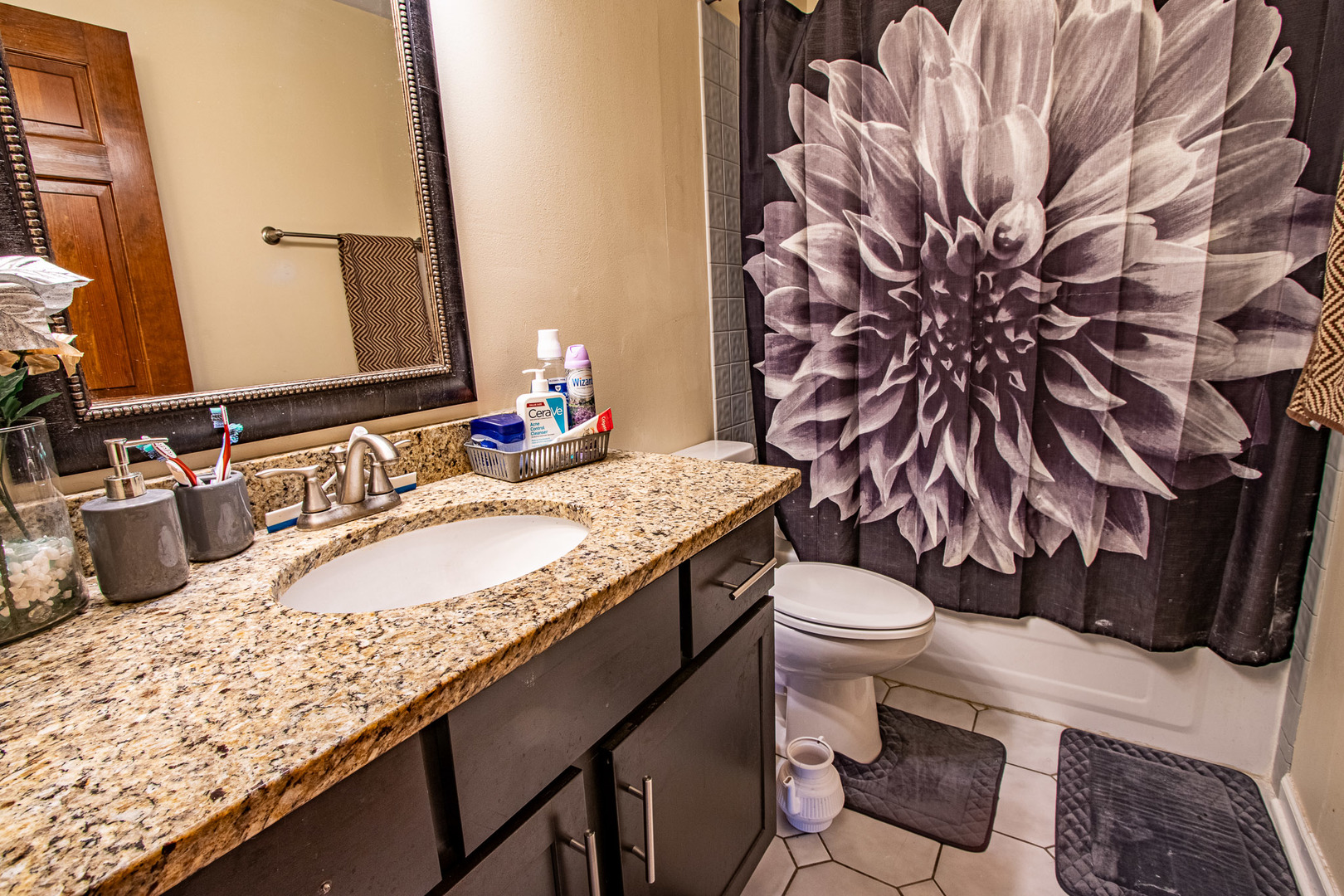 1201 Pinetree Lane, Bartlett, IL 60103